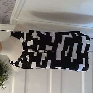 Kenneth Cole Reaction medium black white blouse